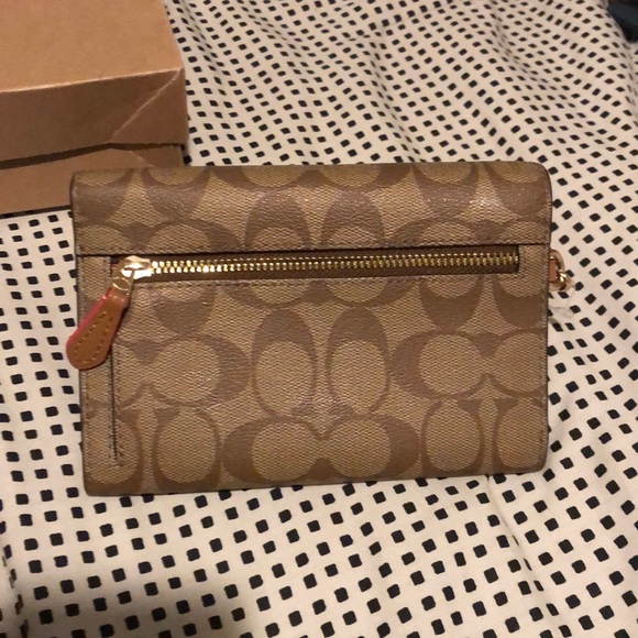 New coach wristlet/wallet - Picture 5 of 8